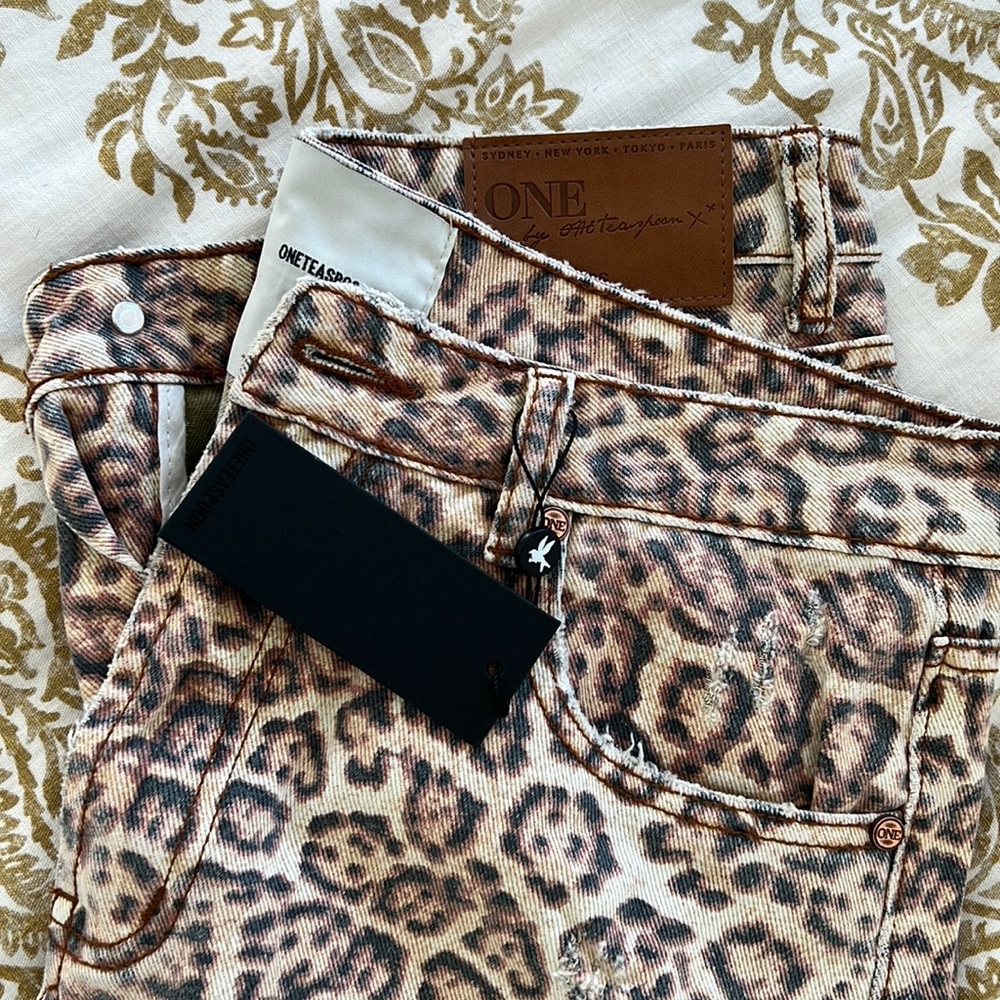 One Teaspoon cheetah print cropped pants
